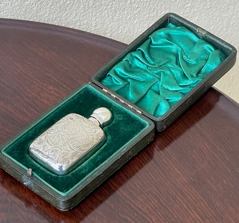 Edwardian Silver Scent Bottle Flask, Chester  View VI