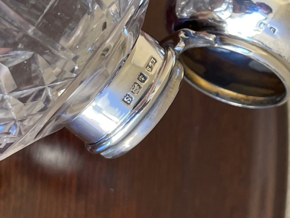 George V Silver and Glass Scent Bottle by Levi & Salaman  View VI
