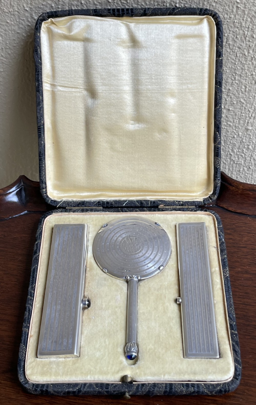 Rare George V three piece travelling vanity set by Israel Segalov
