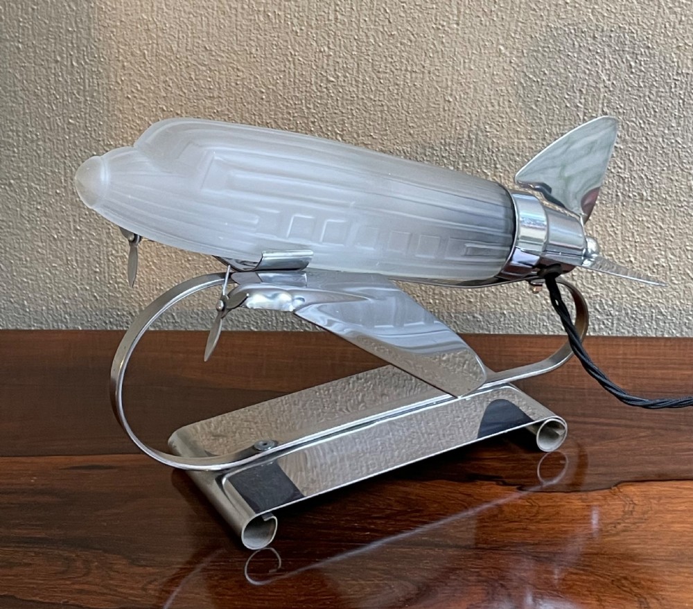 Art Deco Style Novelty Chrome Table Desk Lamp
