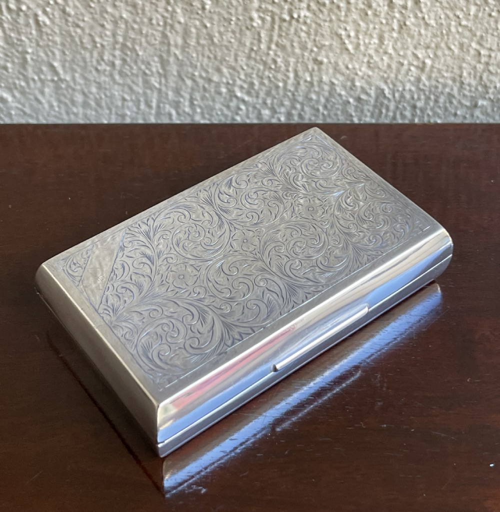 Elizabeth II solid silver snuff box