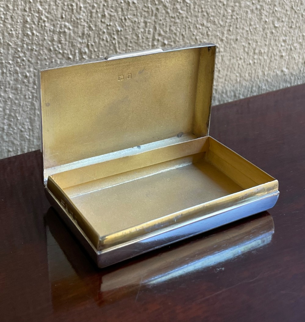 Elizabeth II solid silver snuff box View III