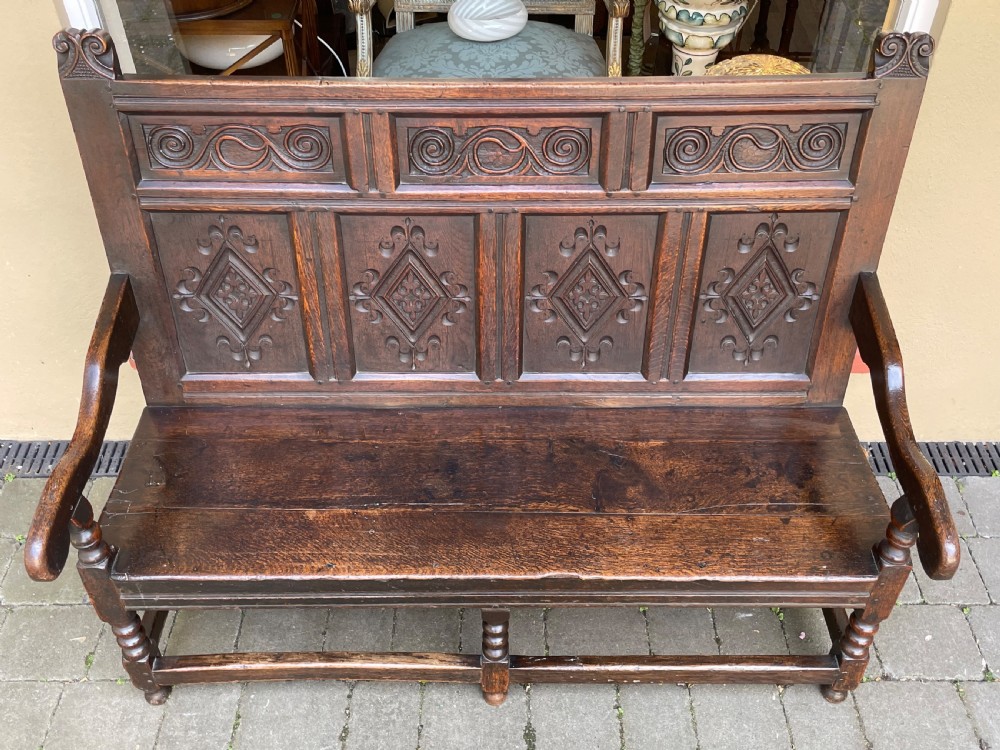 Early 18th Century Oak Settle