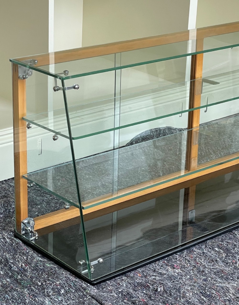 1950s oak and glass bakery counter top display cabinet View III