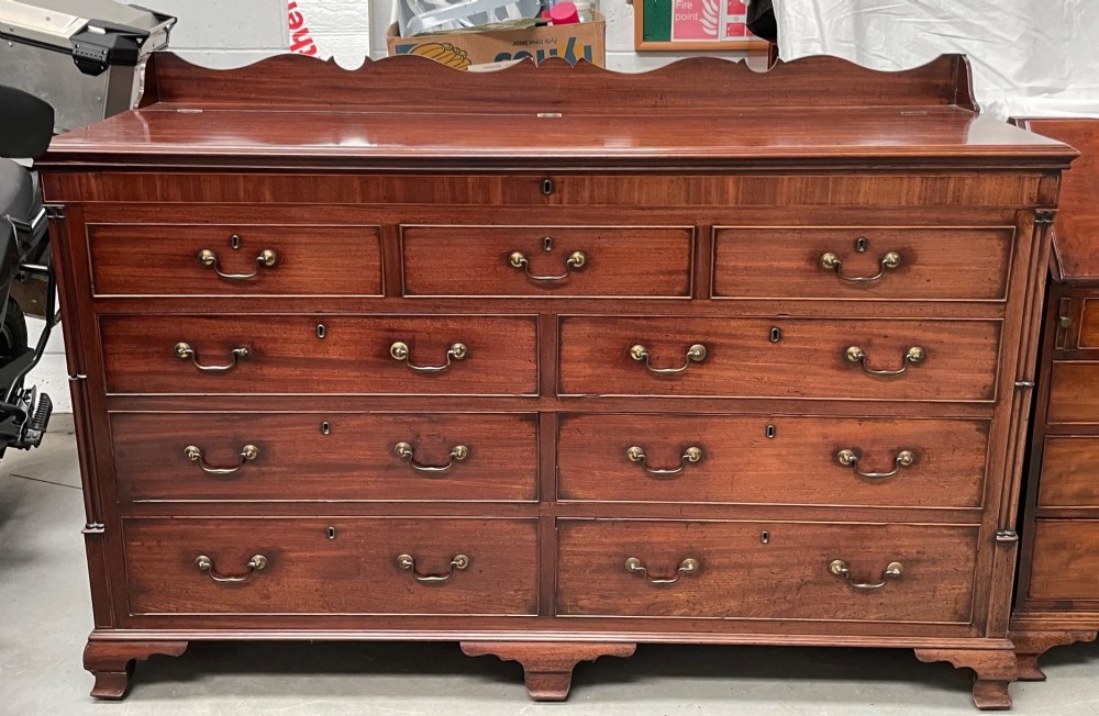 Impressive George III Mahogany Lancashire Mule Chest View III