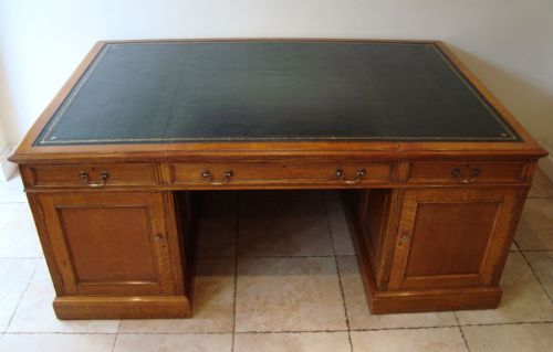 A LARGE EDWARDIAN OAK PARTNERS DESK C1900 - ADDITIONAL PHOTO 9