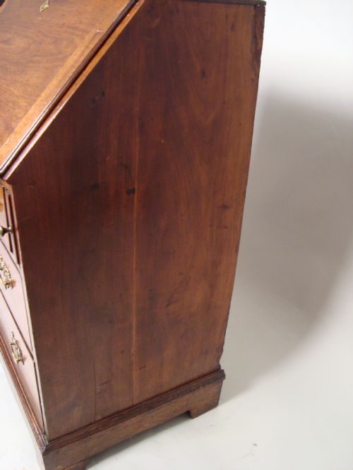 AN 18THC BUREAU - ADDITIONAL PHOTO 5