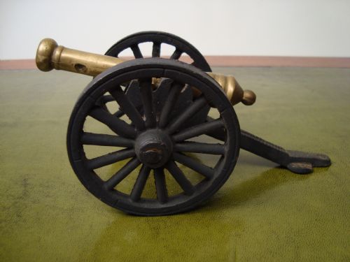 A DECORATIVE PAIR OF DESKTOP CANNONS - ADDITIONAL PHOTO 1