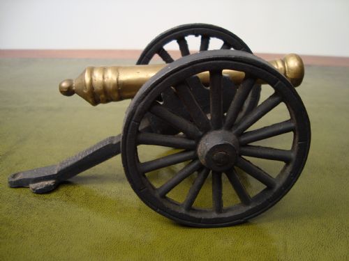 A DECORATIVE PAIR OF DESKTOP CANNONS - ADDITIONAL PHOTO 2