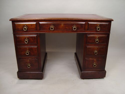 ANTIQUE VICTORIAN PEDESTAL DESK - ADDITIONAL PHOTO 1