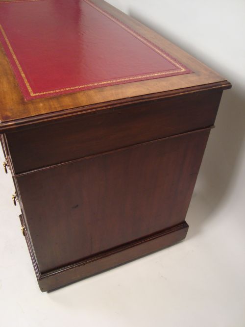 ANTIQUE VICTORIAN PEDESTAL DESK - ADDITIONAL PHOTO 5