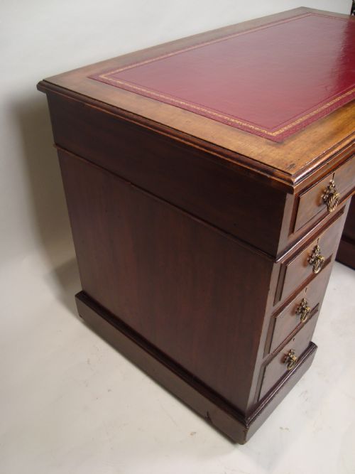 ANTIQUE VICTORIAN PEDESTAL DESK - ADDITIONAL PHOTO 6