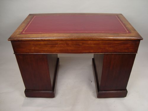 ANTIQUE VICTORIAN PEDESTAL DESK - ADDITIONAL PHOTO 8