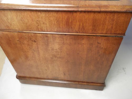 A 19THC OAK PEDESTAL DESK - ADDITIONAL PHOTO 2