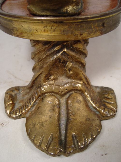 A STUNNING WALNUT AND BRASS MOUNTED OCCASIONAL TABLE - ADDITIONAL PHOTO 4