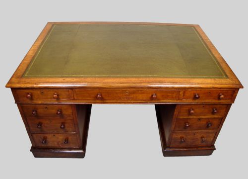 A VERY IMPRESSIVE GOLDEN OAK TWIN PEDESTAL PARTNERS DESK - ADDITIONAL PHOTO 9
