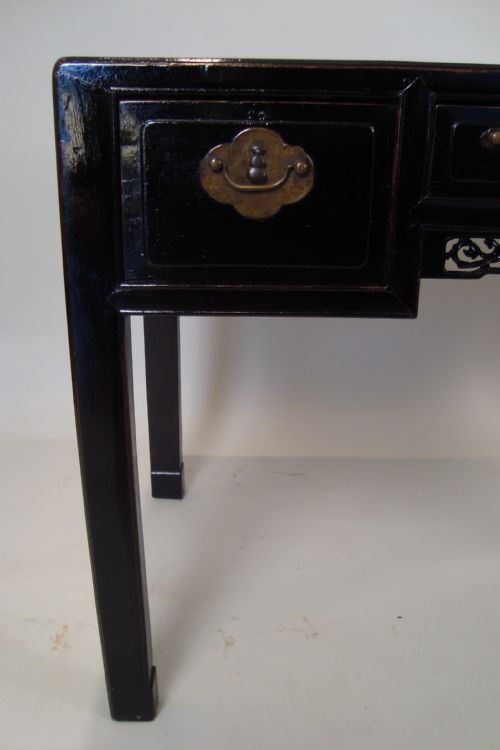 AN ELEGANT 19THC CHINESE SIDE TABLEDESK - ADDITIONAL PHOTO 3
