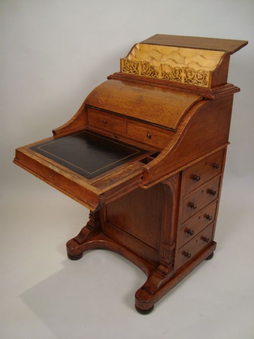 a very impressive golden oak 'jack in the box' davenport - CATEGORY: ANTIQUE DESKS - DATED VICTORIAN