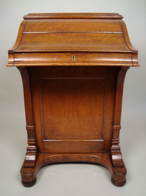 A VERY IMPRESSIVE GOLDEN OAK 'JACK IN THE BOX' DAVENPORT - ADDITIONAL PHOTO 1