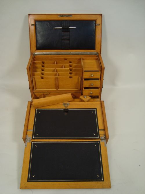 AN EXCEPTIONAL VICTORIAN CAMPAIGN STATIONARY BOX - ADDITIONAL PHOTO 3