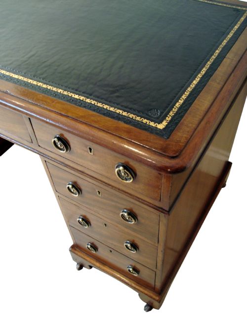 A VERY HANDSOME VICTORIAN PEDESTAL WRITING DESK - ADDITIONAL PHOTO 2