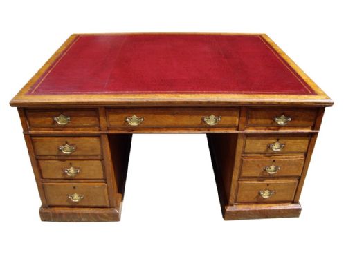 A VERY IMPRESSIVE LARGE VICTORIAN GOLDEN OAK PARTNERS DESK - ADDITIONAL PHOTO 1
