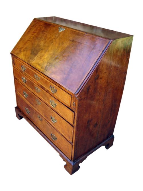 AN IMPRESSIVE GEORGE II FIGURED WALNUT BUREAU C1760 - ADDITIONAL PHOTO 1