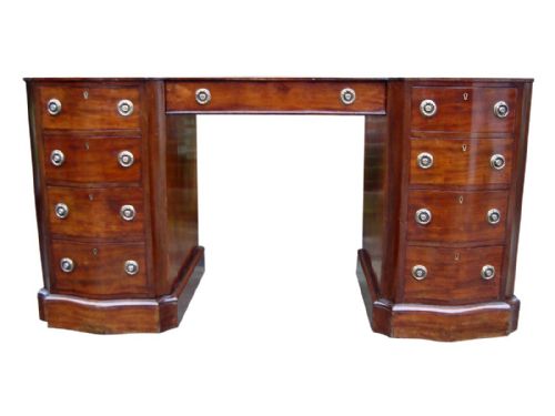 AN IMPRESSIVE VICTORIAN SERPENTINE FRONT PEDESTAL WRITING DESK - ADDITIONAL PHOTO 2