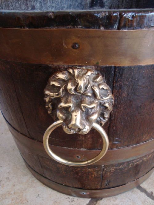 18THC OAK AND BRASS BOUND TURF BUCKET - ADDITIONAL PHOTO 1