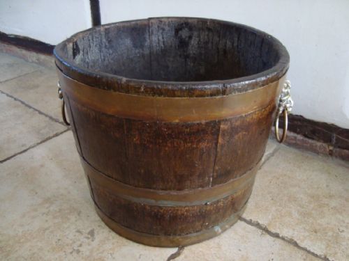 18THC OAK AND BRASS BOUND TURF BUCKET - ADDITIONAL PHOTO 2