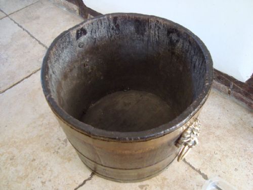 18THC OAK AND BRASS BOUND TURF BUCKET - ADDITIONAL PHOTO 3