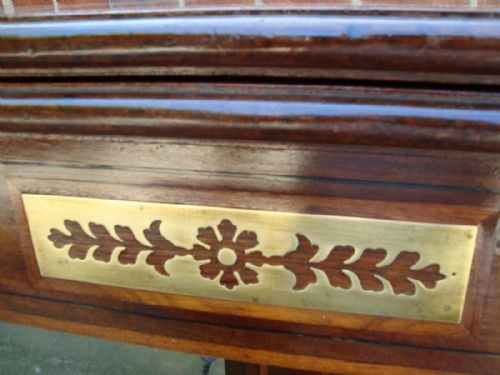 AN IMPRESSIVE REGENCY SIDE TEA TABLE - ADDITIONAL PHOTO 3