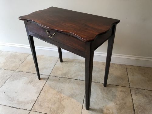 A EARLY GEORGIAN SIDEWRITING TABLE - ADDITIONAL PHOTO 2
