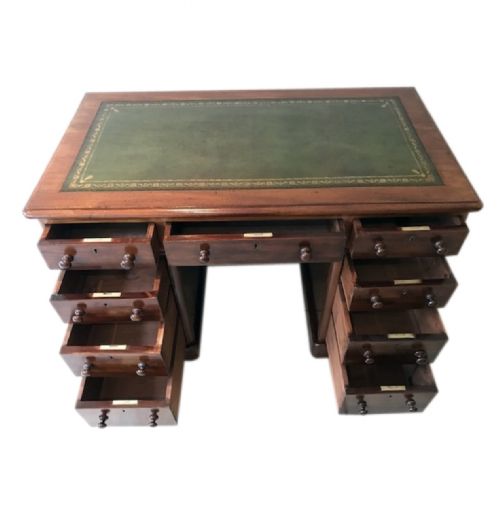 AN EXCEPTIONAL VICTORIAN PEDESTAL WRITING DESK - ADDITIONAL PHOTO 3