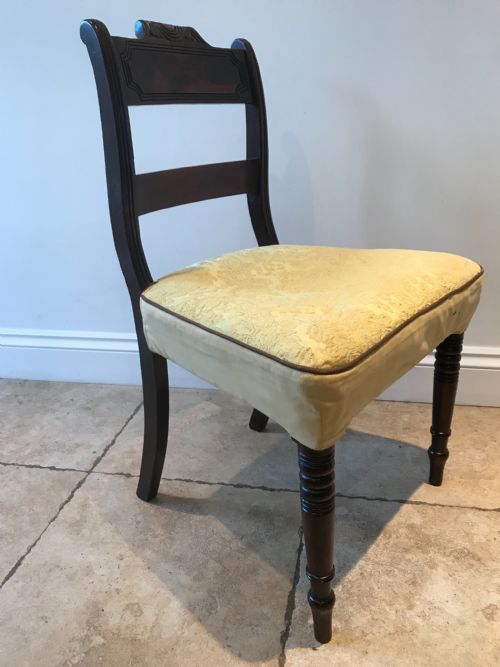 AN EARLY VICTORIAN NURSING CHAIR - ADDITIONAL PHOTO 4