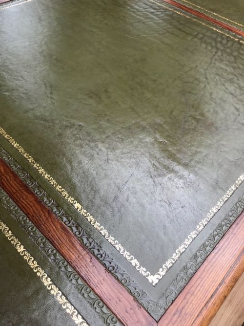 ANTIQUE GOLDEN PINE LARGE PEDASTAL DESK - ADDITIONAL PHOTO 3