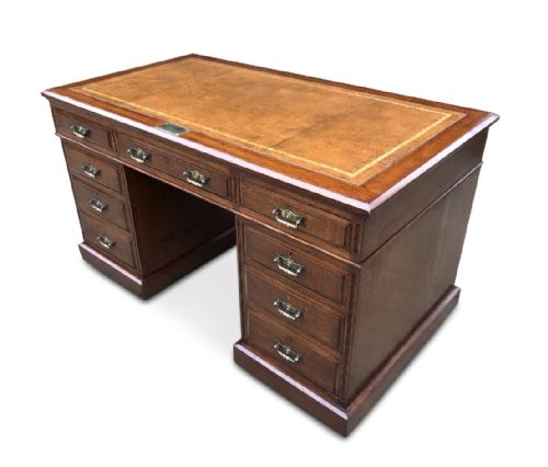 A QUALITY MAPLE AND CO OAK PEDESTAL DESK - ADDITIONAL PHOTO 1