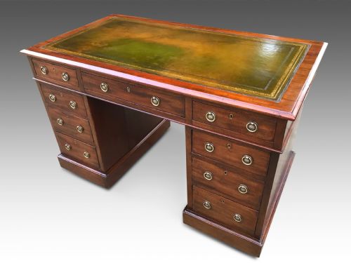 A DELIGHTFUL VICTORIAN PEDESTAL WRITING DESK - ADDITIONAL PHOTO 1