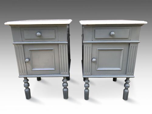 a pair of edwardian white marble top bedside cuboards - CATEGORY: ANTIQUE CABINETS - DATED EDWARDIAN