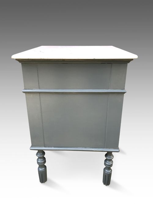 A PAIR OF EDWARDIAN WHITE MARBLE TOP BEDSIDE CUBOARDS - ADDITIONAL PHOTO 4