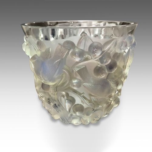 an exquisite ren lalique vase c1930 - CATEGORY: ANTIQUE GLASS - DATED 1930
