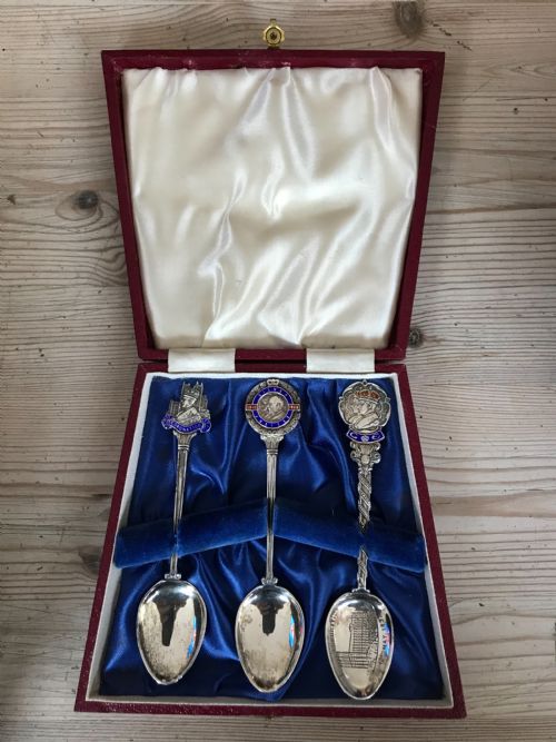 A RARE SET OF SILVER SPOONS C1937 - ADDITIONAL PHOTO 1