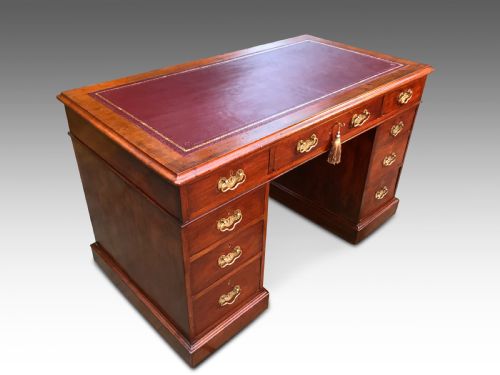 A VICTORIAN WRITING PEDESTAL DESK NEW LEATHER - ADDITIONAL PHOTO 4