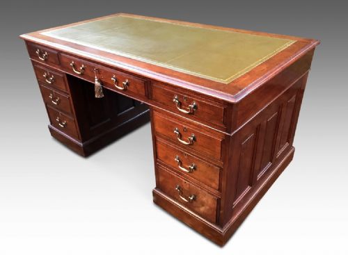 AN EXCEPTIONAL LARGE EDWARDIAN WRITING DESK - ADDITIONAL PHOTO 1