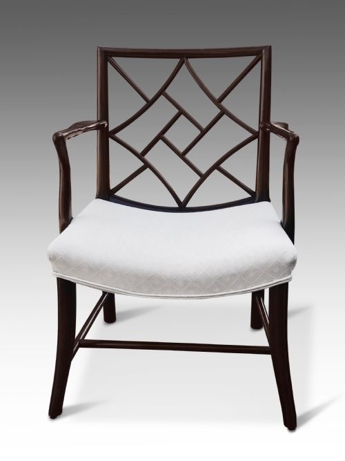 AN ELEGENT GEORGIAN DESK CHAIR - ADDITIONAL PHOTO 2