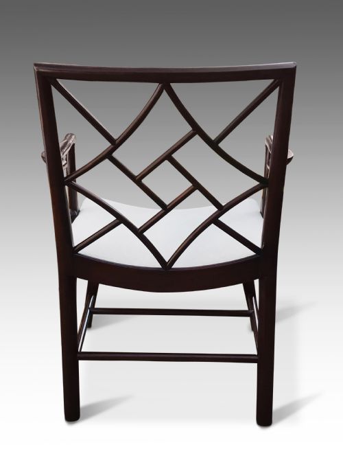 AN ELEGENT GEORGIAN DESK CHAIR - ADDITIONAL PHOTO 4