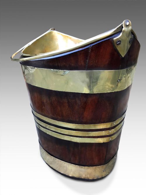 A GEORGIAN BRASS BUCKET CIRCA 1790 - ADDITIONAL PHOTO 3