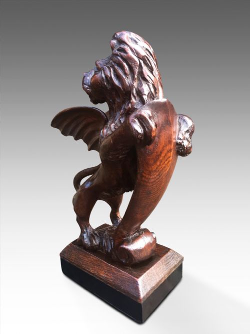 A HANDSOME 18THC OAK HERALDIC WINGED LION - ADDITIONAL PHOTO 1
