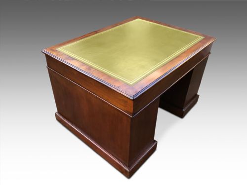 A MAGNIFICENT LATE VICTORIAN DESK C1880 - ADDITIONAL PHOTO 5