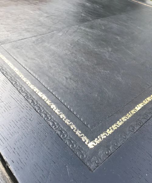 A STUNNING VICTORIAN EBONISED WRITING TABLE - ADDITIONAL PHOTO 7